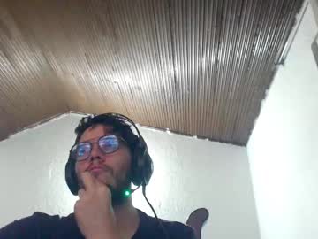 Felipecalderon27 May 02, 2025 Chaturbate stream image