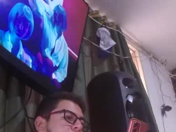 Yefershz11 May 02, 2025 Chaturbate stream image