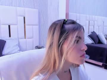 Yulieth_Calderon May 02, 2025 Chaturbate stream image