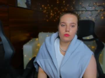 Merli_Lux May 02, 2025 Chaturbate stream image