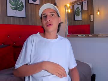 Alextampoo May 02, 2025 Chaturbate stream image