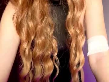 Poppybloopy May 02, 2025 Chaturbate stream image