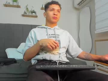 Mike_Twink19 May 02, 2025 Chaturbate stream image