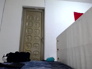 Leosaenz22 May 02, 2025 Chaturbate stream image