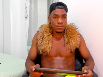 Michaelrusso1 May 02, 2025 Chaturbate stream image