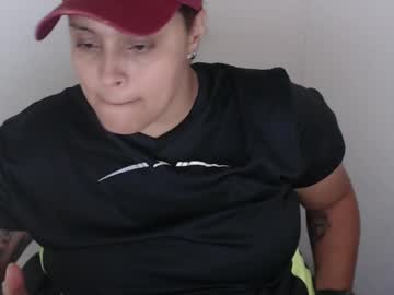 Milu_Saenz_0 May 02, 2025 Chaturbate stream image