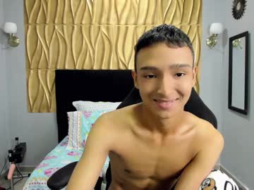 Santi19_ May 03, 2025 Chaturbate stream image