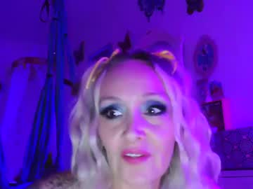Trixiekisses May 03, 2025 Chaturbate stream image