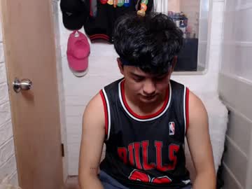 Tempting_Jon May 03, 2025 Chaturbate stream image