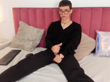 Ashrriel3 May 03, 2025 Chaturbate stream image