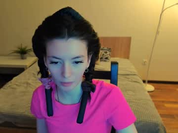 Julietta_Has_A_Gun May 03, 2025 Chaturbate stream image