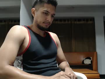 Kevinlatin_ May 04, 2025 Chaturbate stream image