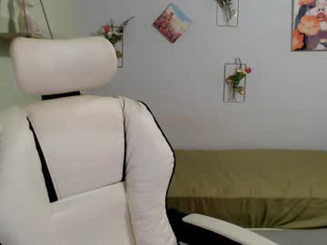 Snow_2000 May 04, 2025 Chaturbate stream image