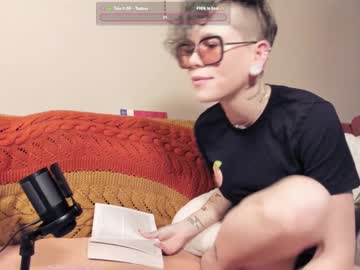 Missvadanoir May 04, 2025 Chaturbate stream image