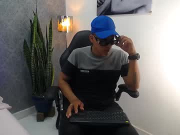 Johnsondiamond May 04, 2025 Chaturbate stream image