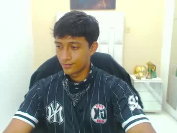 Derrick_Asher May 04, 2025 Chaturbate stream image