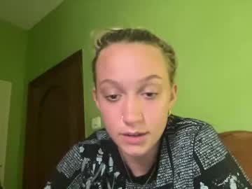 Carlyy13 May 04, 2025 Chaturbate stream image