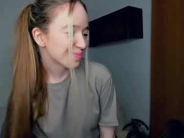 Eva_Wants_Love May 04, 2025 Chaturbate stream image