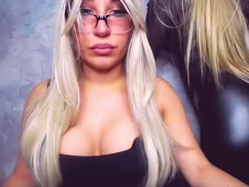 White_Chicks_2 May 04, 2025 Chaturbate stream image