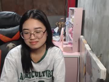 Urlovelychinita May 05, 2025 Chaturbate stream image