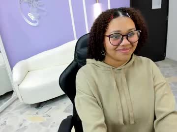 Oliana_ May 05, 2025 Chaturbate stream image