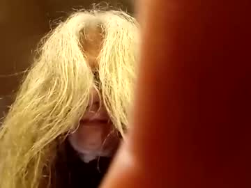Spunslut212 May 06, 2025 Chaturbate stream image