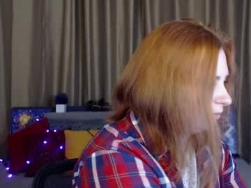 Alicia_Side_Red May 06, 2025 Chaturbate stream image