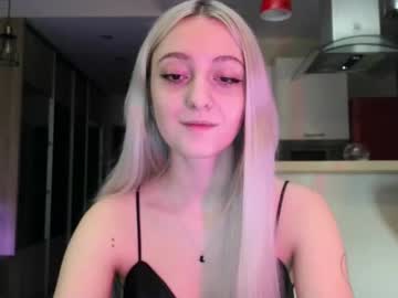 White_Liilly May 06, 2025 Chaturbate stream image