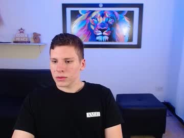 Liian18 May 06, 2025 Chaturbate stream image