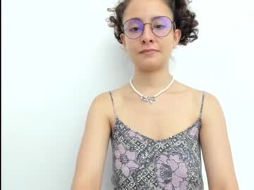 Emma_Belle02 May 06, 2025 Chaturbate stream image