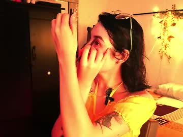 Yulienne May 07, 2025 Chaturbate stream image