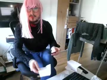 Gingerpink1911 May 07, 2025 Chaturbate stream image