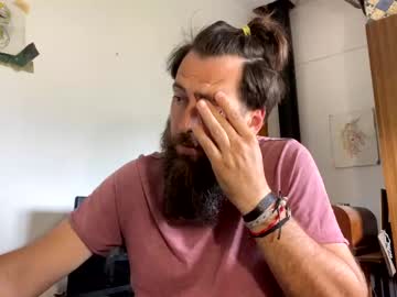 Crisbearded May 07, 2025 Chaturbate stream image
