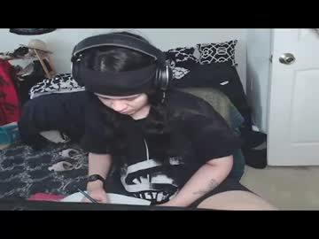 Prettyandpeachy May 07, 2025 Chaturbate stream image