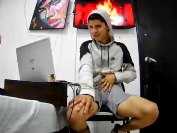 Newlatino1 May 07, 2025 Chaturbate stream image