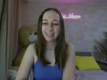 Anikabloom stream photo from May 07, 2025