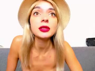 Elle_Benne May 07, 2025 Chaturbate stream image