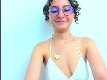 Emma_Belle02 May 07, 2025 Chaturbate stream image