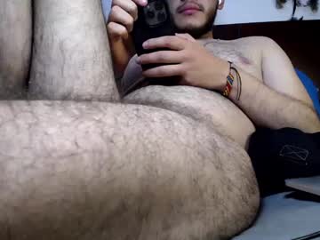 Bearlatino69 May 08, 2025 Chaturbate stream image