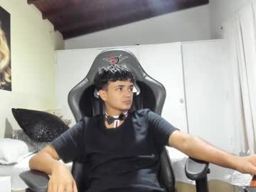 Andriuw_ May 08, 2025 Chaturbate stream image