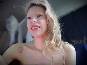 Radiant_Ada May 08, 2025 Chaturbate stream image