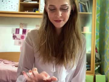 Quennacolbourne May 08, 2025 Chaturbate stream image