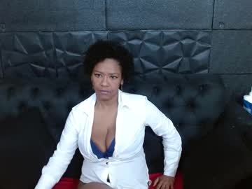 Kristalowenss May 08, 2025 Chaturbate stream image