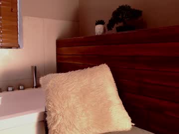 Labrinthteasing May 08, 2025 Chaturbate stream image