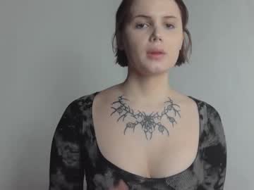 Emydeliro May 08, 2025 Chaturbate stream image