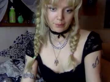 Lucieraw May 09, 2025 Chaturbate stream image