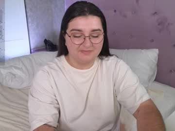 Kira_Fire May 09, 2025 Chaturbate stream image