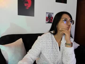 Charlotte_2910 May 09, 2025 Chaturbate stream image