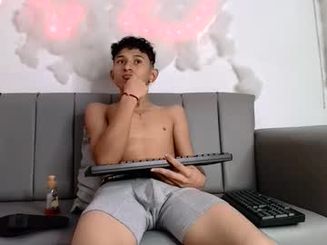 Andrew_Thomsom May 09, 2025 Chaturbate stream image