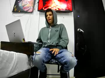Newlatino1 May 09, 2025 Chaturbate stream image